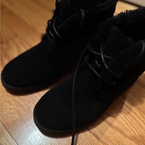 Ugg Women's Black Winter Bootie